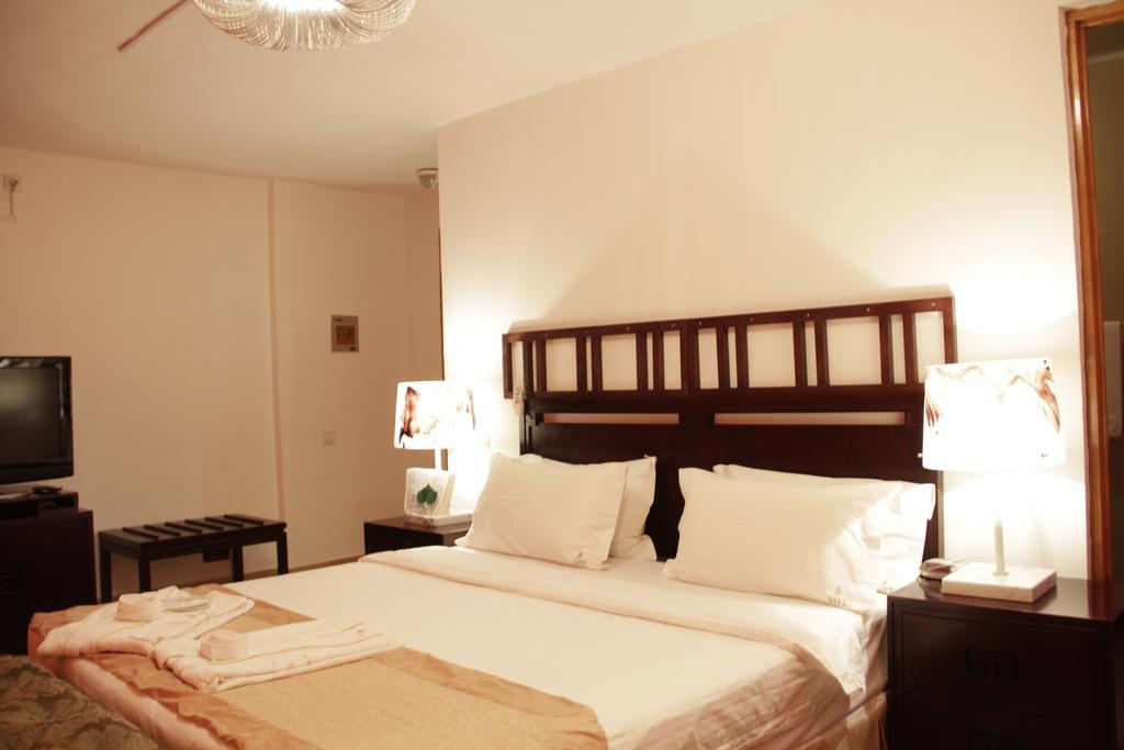 Hotel Ritz Sumbe Rum bild